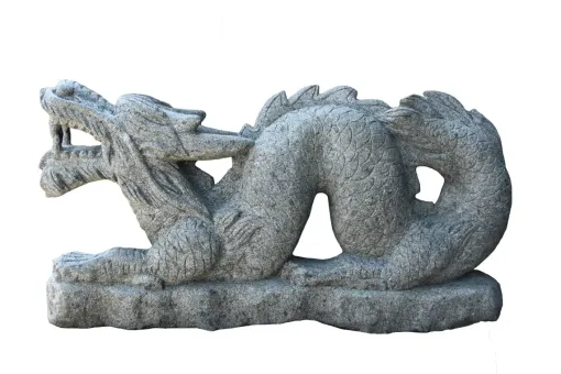 Liegender Drache auf Sockel, Basanit, ca. 110 cm 