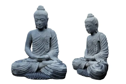 Sitzender Buddha, "Gandhara" aus Lavaguss, handgefertigt & gefärbt, 50cm Höhe 