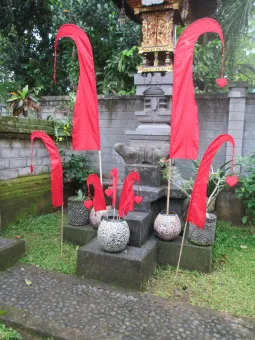 Bali Flag, Satin, aubergine, 55cm including stick 