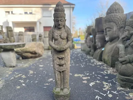 Stehende Dame (Sri Dewi), 100 cm Höhe 
