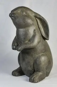 Sitzendes Kanninchen, ca. 38 cm hoch 