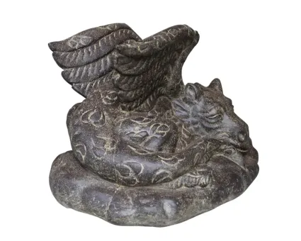 Liegender Drache auf Stein, ca. 50 cm 