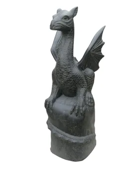 Sitzender Drache auf Stein, ca. 75 cm H. Steinguss, handgefertigt & farbig 