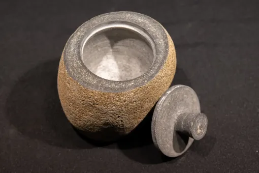 Stone vessel with lid made of precious river stone 