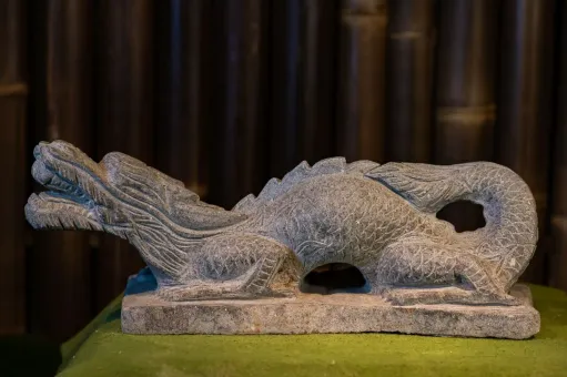 Lying dragon on base, ca. 50 cm L 