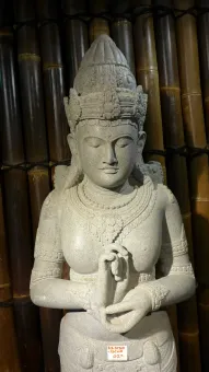Stehende Dewi Sri, Position „Rad der Lehre“, 175 cm 