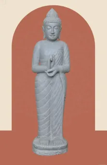 Stehender Buddha aus Flussstein in Dharmachakra-Stellung - Geste des Rades der Dharma-Lehre. Höhe ca. 126 cm 